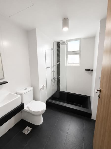 Mackenzie 88, 88 Mackenzie Road, 2 Bedrooms, 850 sqft, Apartment For Rent, by Elizabeth Lee, 500200011 - Bathroom - PropertyGuru.com.sg