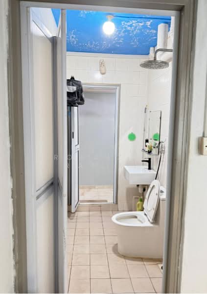 899C Woodlands Drive 50, 899C Woodlands Drive 50, 4 Bedrooms, 1,270 sqft, HDB Flat For Sale, by Rohaizah Ramjan, 500200013 - Bathroom - PropertyGuru.com.sg
