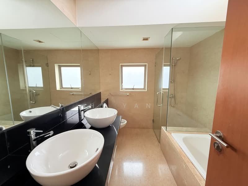 The Shelford, 1 Shelford Road, 4 Bedrooms, 2,293 sqft, Condominium For Rent, by Hu Yan, 500200018 - Bathroom - PropertyGuru.com.sg