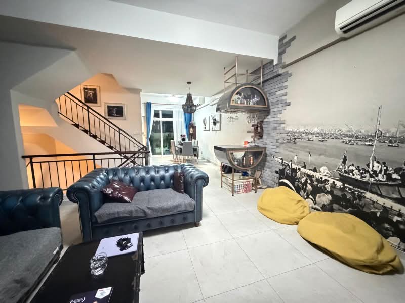 Summer Gardens, Upper Changi Road East, 5 Bedrooms, 3,024 sqft, Terraced House For Sale, by Timothy Tan, 500200020 - Living Room - PropertyGuru.com.sg