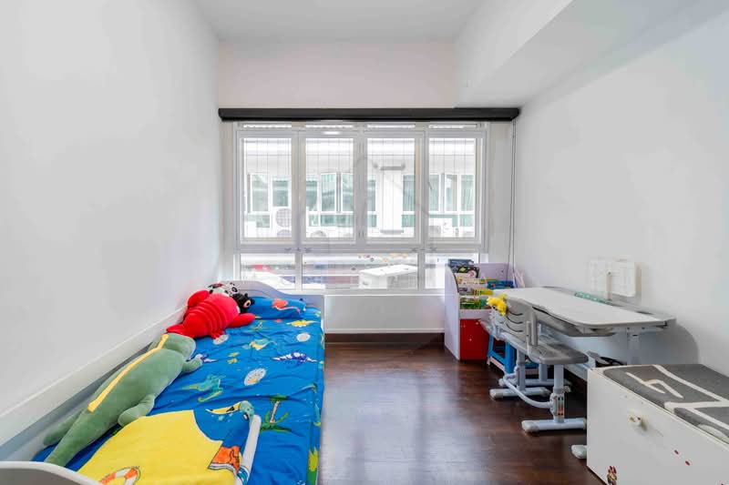 Summer Gardens, Upper Changi Road East, 5 Bedrooms, 3,024 sqft, Terraced House For Sale, by Timothy Tan, 500200020 - Bedroom - PropertyGuru.com.sg