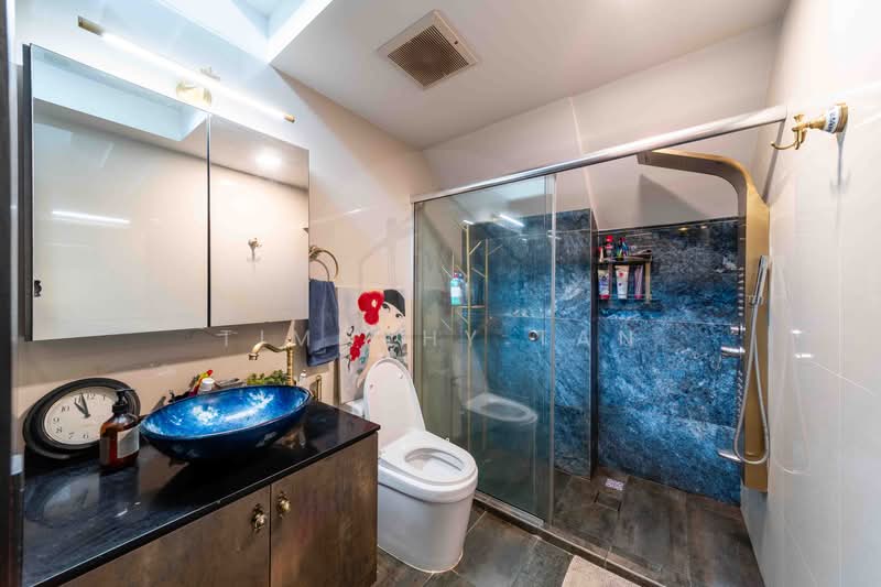 Summer Gardens, Upper Changi Road East, 5 Bedrooms, 3,024 sqft, Terraced House For Sale, by Timothy Tan, 500200020 - Bathroom - PropertyGuru.com.sg
