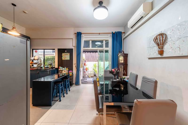 Summer Gardens, Upper Changi Road East, 5 Bedrooms, 3,024 sqft, Terraced House For Sale, by Timothy Tan, 500200020 - Kitchen - PropertyGuru.com.sg
