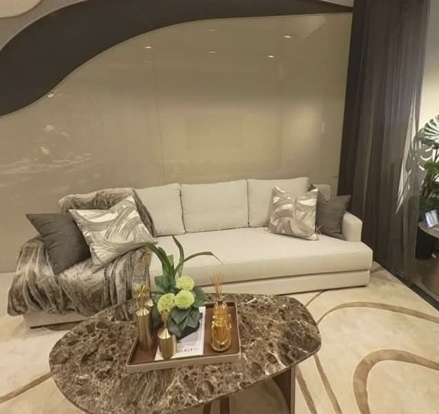 Norwood Grand, 10 Champions Way, 4 Bedrooms, 1,313 sqft, Condominium For Sale, by Liew Derrick, 500200029 - Living Room - PropertyGuru.com.sg