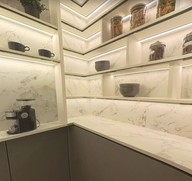 Norwood Grand, 10 Champions Way, 4 Bedrooms, 1,313 sqft, Condominium For Sale, by Liew Derrick, 500200029 - Kitchen - PropertyGuru.com.sg