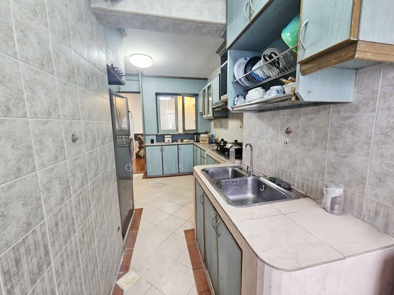 421 Pasir Ris Drive 6, 421 Pasir Ris Drive 6, 3 Bedrooms, 1,130 sqft, HDB Flat For Sale, by Louis Leow, 500200031 - Kitchen - PropertyGuru.com.sg