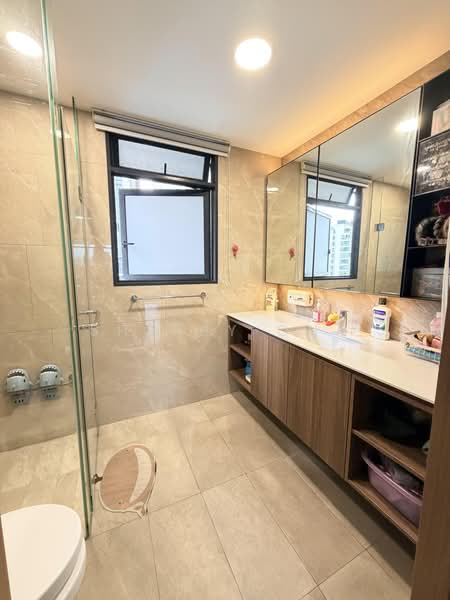 Whistler Grand, 107 West Coast Vale, 5 Bedrooms, 1,442 sqft, Condominium For Sale, by Sherry Ong, 500200037 - Bathroom - PropertyGuru.com.sg