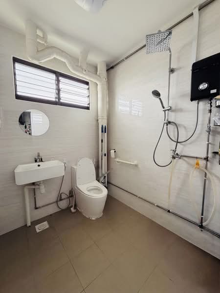 146 Simei Street 2, 146 Simei Street 2, Room Rental, 150 sqft, HDB Flat For Rent, by Sean Chua, 500200040 - Bathroom - PropertyGuru.com.sg