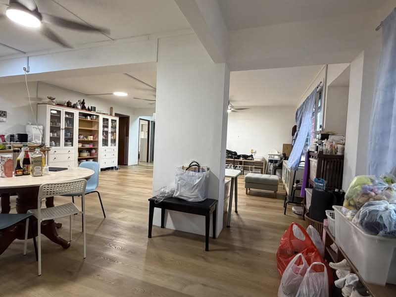 87 Redhill Close, 87 Redhill Close, 3 Bedrooms, 1,470 sqft, HDB Flat For Rent, by Mun Kit Yuen, 500200044 - Living Room - PropertyGuru.com.sg