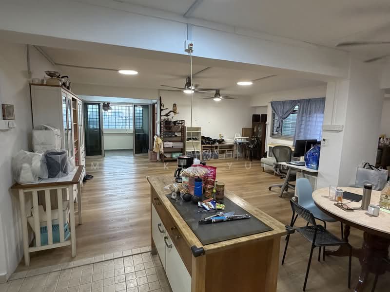 87 Redhill Close, 87 Redhill Close, 3 Bedrooms, 1,470 sqft, HDB Flat For Rent, by Mun Kit Yuen, 500200044 - Living Room - PropertyGuru.com.sg