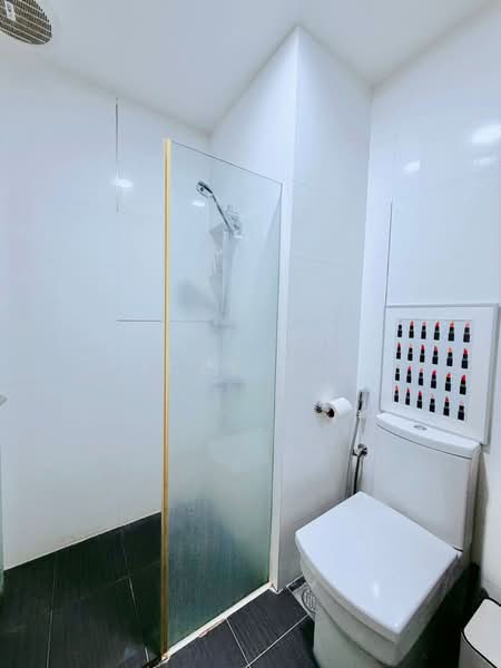 Silverscape, 39 LORONG 32 GEYLANG, 1 Bedroom, 409 sqft, Apartment For Rent, by Joey Sia, 500200057 - Bathroom - PropertyGuru.com.sg