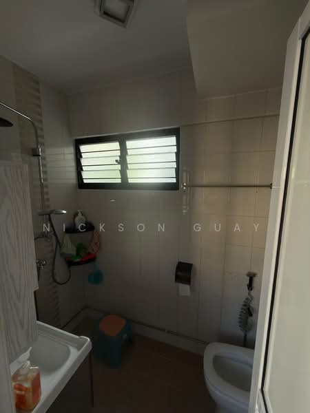 Common Room at Jurong West Available! 015, , Room Rental, 150 sqft, HDB Flat For Rent, by Nickson Guay, 500200071 - Bathroom - PropertyGuru.com.sg