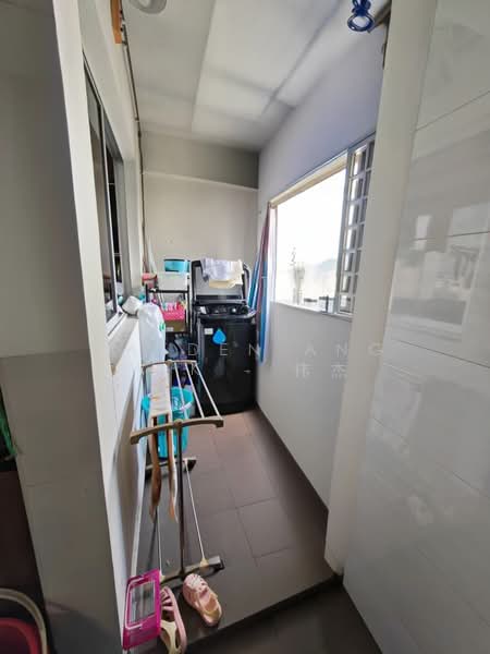 809 Woodlands Street 81, 809 Woodlands Street 81, 3 Bedrooms, 1,356 sqft, HDB Flat For Sale, by Hayden Ang W.K - 伟杰, 500200072 - Kitchen Yard - PropertyGuru.com.sg