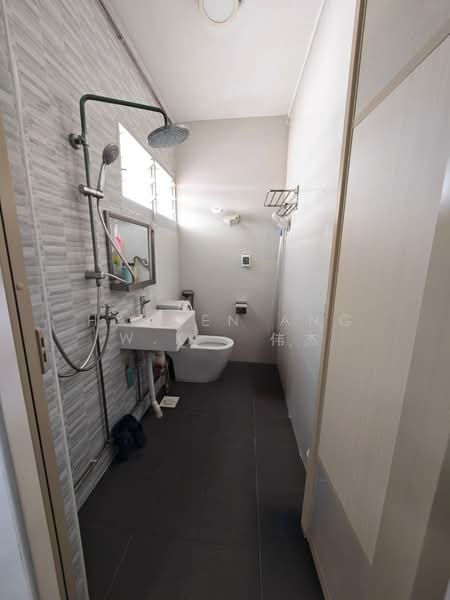 809 Woodlands Street 81, 809 Woodlands Street 81, 3 Bedrooms, 1,356 sqft, HDB Flat For Sale, by Hayden Ang W.K - 伟杰, 500200072 - Bathroom - PropertyGuru.com.sg