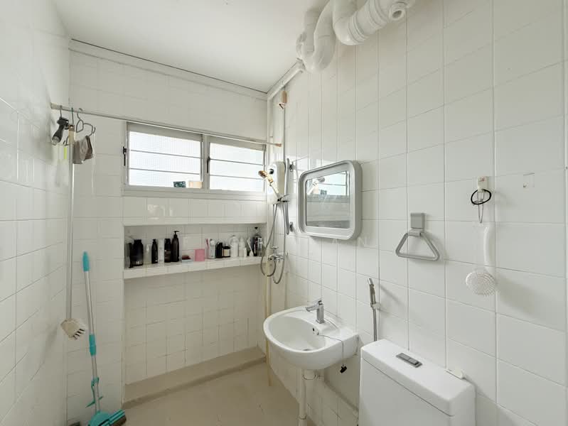 745 Pasir Ris Street 71, 745 Pasir Ris Street 71, 4 Bedrooms, 1,367 sqft, HDB Flat For Sale, by Fion Tan, 500200092 - Bathroom - PropertyGuru.com.sg