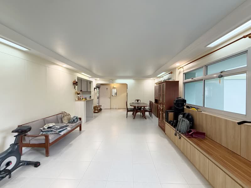 745 Pasir Ris Street 71, 745 Pasir Ris Street 71, 4 Bedrooms, 1,367 sqft, HDB Flat For Sale, by Fion Tan, 500200092 - Living Room - PropertyGuru.com.sg