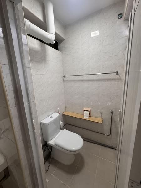102 Henderson Crescent, 102 Henderson Crescent, Room Rental, 250 sqft, HDB Flat For Rent, by Daniel Liew, 500200096 - Bathroom - PropertyGuru.com.sg