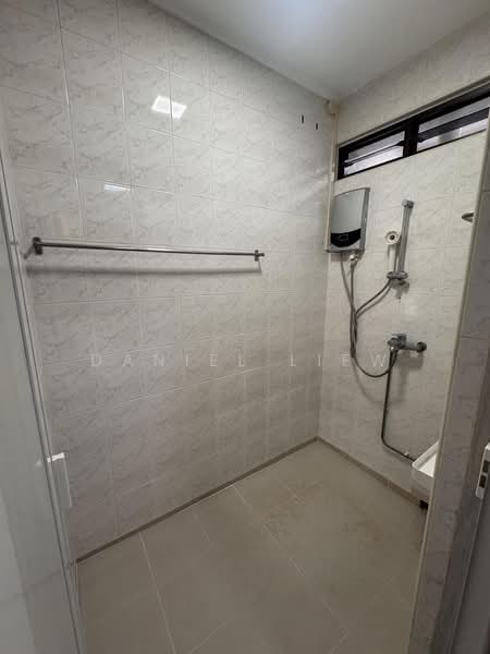 102 Henderson Crescent, 102 Henderson Crescent, Room Rental, 250 sqft, HDB Flat For Rent, by Daniel Liew, 500200096 - Bathroom - PropertyGuru.com.sg