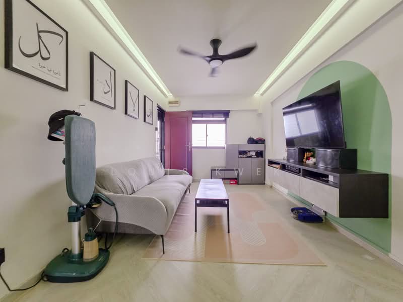 228 Bukit Batok Central, 228 Bukit Batok Central, 2 Bedrooms, 721 sqft, HDB Flat For Sale, by Louis Kwek, 500200099 - Living Room - PropertyGuru.com.sg