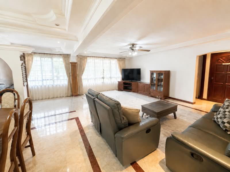 449 Tampines Street 42, 449 Tampines Street 42, 3 Bedrooms, 1,313 sqft, HDB Flat For Sale, by Zedson Tan, 500200102 - Living Room - PropertyGuru.com.sg