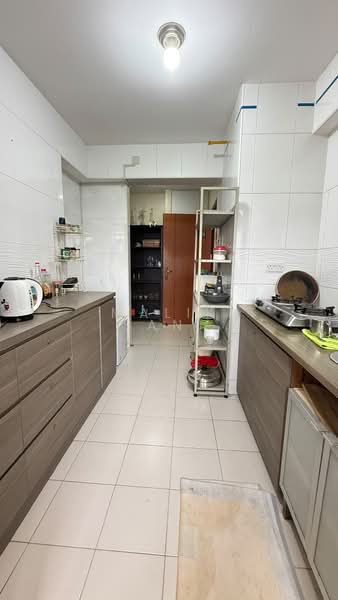 442B Fajar Road, 442B Fajar Road, 2 Bedrooms, 731 sqft, HDB Flat For Sale, by Malik Sani, 500200103 - Kitchen - PropertyGuru.com.sg