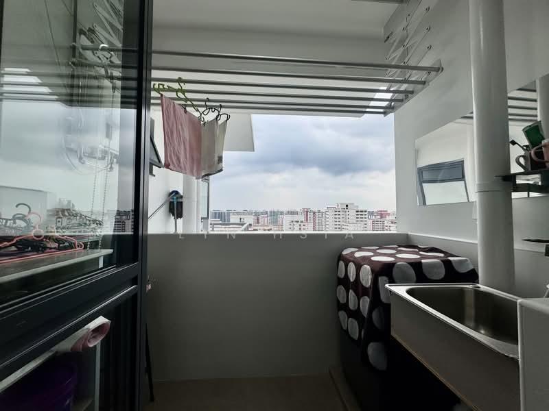 588a pasir ris drive 3, Pasir Ris drive 3, Room Rental, 100 sqft, HDB Flat For Rent, by Lyn Hsia, 500200107 - Balcony - PropertyGuru.com.sg