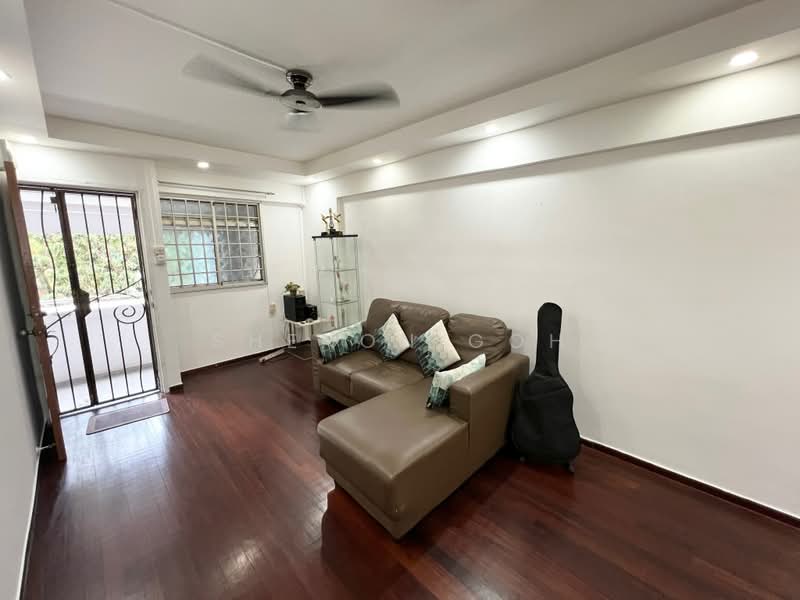705 Hougang Avenue 2, 705 Hougang Avenue 2, 3 Bedrooms, 1,593 sqft, HDB Flat For Sale, by Shenon Goh, 500200115 - Living Room - PropertyGuru.com.sg