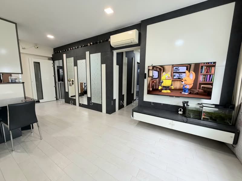 331A Anchorvale Street, 331A Anchorvale Street, 3 Bedrooms, 1,001 sqft, HDB Flat For Sale, by Pristine Lim, 500200125 - Living Room - PropertyGuru.com.sg