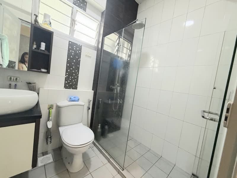 331A Anchorvale Street, 331A Anchorvale Street, 3 Bedrooms, 1,001 sqft, HDB Flat For Sale, by Pristine Lim, 500200125 - Bathroom - PropertyGuru.com.sg