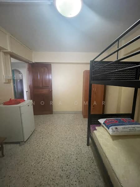 210 Boon Lay Place, 210 Boon Lay Place, Room Rental, 200 sqft, HDB Flat For Rent, by Nora Omar, 500200131 - Bedroom - PropertyGuru.com.sg