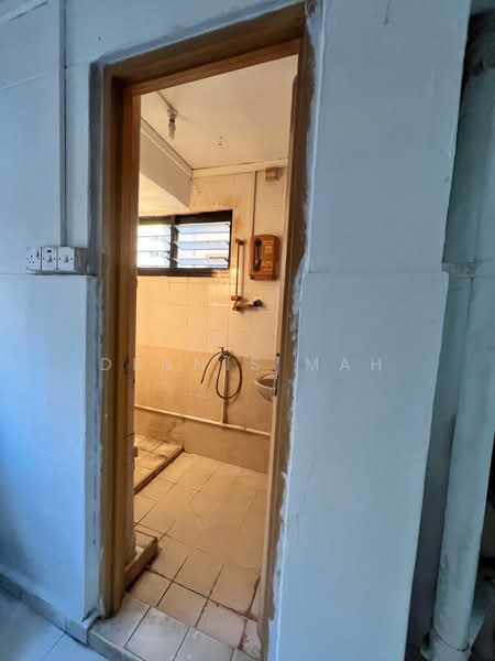 805 King George's Avenue, 805 King George's Avenue, 1 Bedroom, 474 sqft, HDB Flat For Sale, by Dennis Mah, 500200143 - Bathroom - PropertyGuru.com.sg