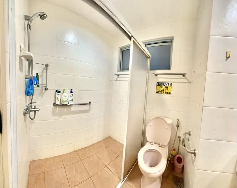The Makena, 121 Meyer Road, Room Rental, 230 sqft, Condominium For Rent, by Ashley from Whitewinds Coliving, 500200149 - Bathroom - PropertyGuru.com.sg