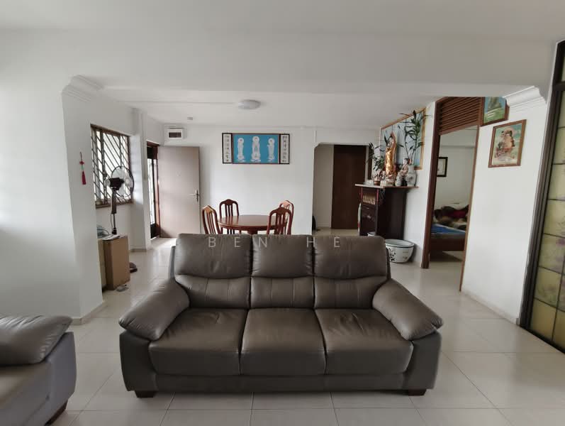 223 Choa Chu Kang Central, 223 Choa Chu Kang Central, 3 Bedrooms, 1,119 sqft, HDB Flat For Sale, by BEN HE, 500200154 - Living Room - PropertyGuru.com.sg