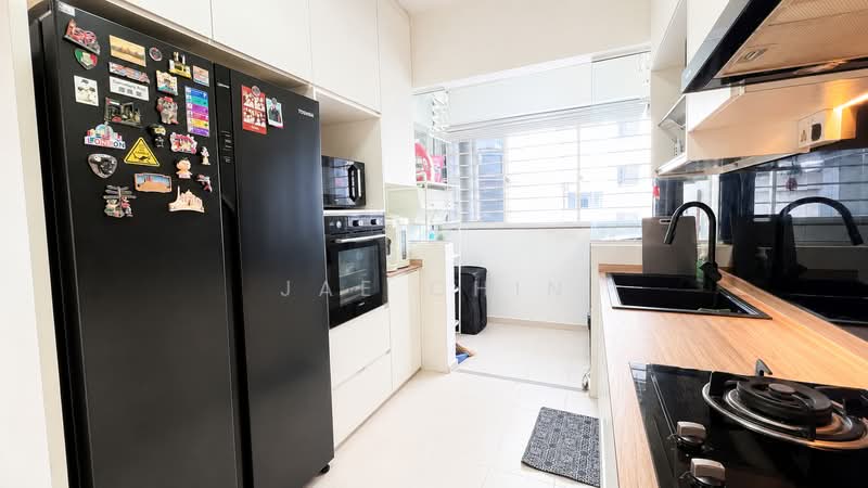 228B Punggol Field, 228B Punggol Field, 3 Bedrooms, 1,033 sqft, HDB Flat For Sale, by Jae Chin, 500200156 - Kitchen - PropertyGuru.com.sg