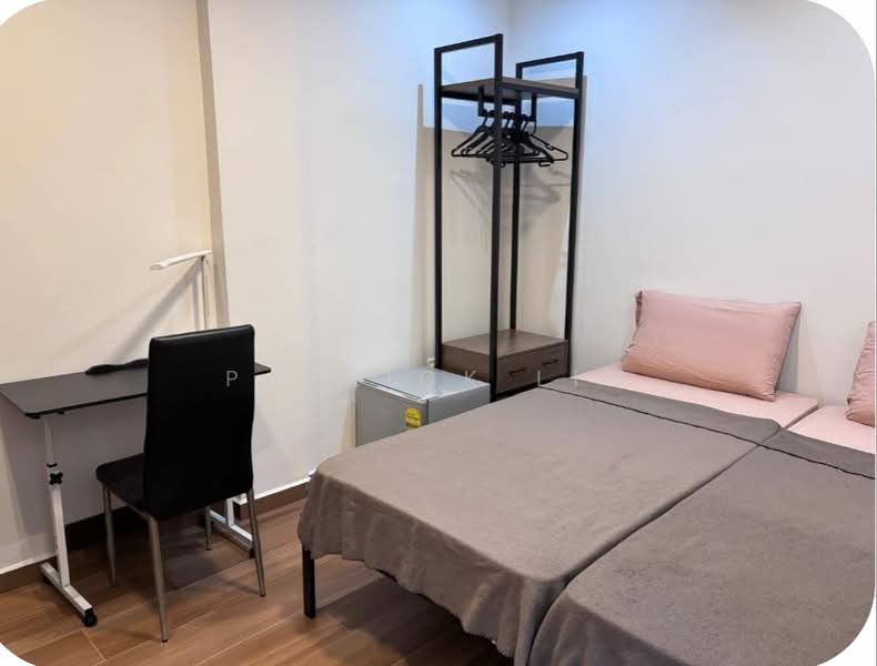 Karikal Lane Terrace House, , Room Rental, 220 sqft, Terraced House For Rent, by Patrick Lim, 500200159 - Bedroom with ensuite Bathroom - PropertyGuru.com.sg