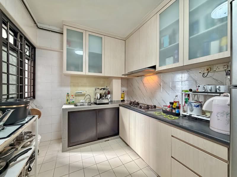 502 Woodlands Drive 14, 502 Woodlands Drive 14, 4 Bedrooms, 1,335 sqft, HDB Flat For Sale, by Francis Poh, 500200164 - Kitchen - PropertyGuru.com.sg