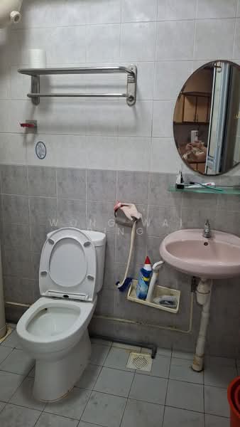681 Jurong West Central 1, 681 Jurong West Central 1, Room Rental, 250 sqft, HDB Flat For Rent, by Wong Wai Ping, 500200170 - Bathroom - PropertyGuru.com.sg