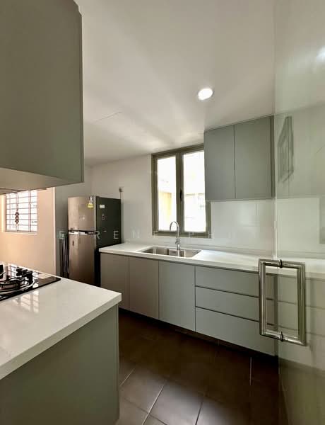 The Calrose, 511 Yio Chu Kang Road, 2 Bedrooms, 1,023 sqft, Condominium For Sale, by Eirene Phua, 500200179 - Kitchen - PropertyGuru.com.sg