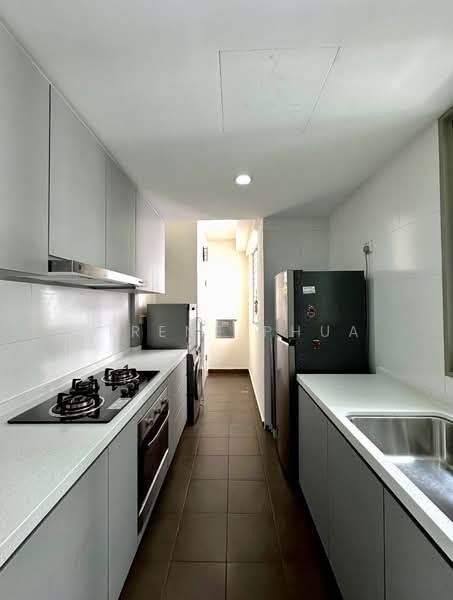 The Calrose, 511 Yio Chu Kang Road, 2 Bedrooms, 1,023 sqft, Condominium For Sale, by Eirene Phua, 500200179 - Kitchen - PropertyGuru.com.sg