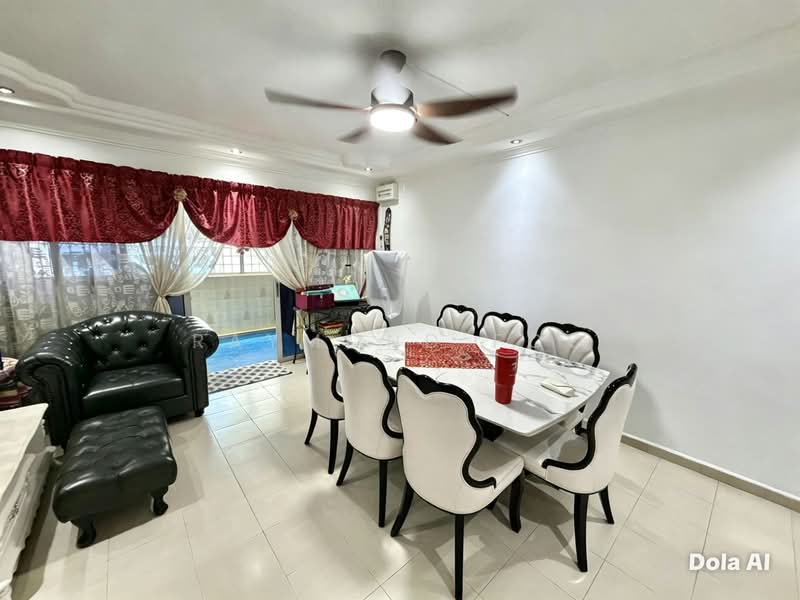 126 Tampines Street 11, 126 Tampines Street 11, 3 Bedrooms, 1,431 sqft, HDB Flat For Sale, by Raymond Foo, 500200186 - Dining Room - PropertyGuru.com.sg