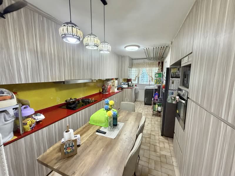 126 Tampines Street 11, 126 Tampines Street 11, 3 Bedrooms, 1,431 sqft, HDB Flat For Sale, by Raymond Foo, 500200186 - Kitchen - PropertyGuru.com.sg