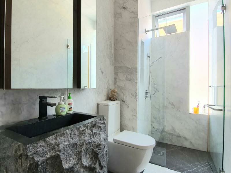 Well designed D15 Freehold Landed within Bournemouth/Goodman, , 5 Bedrooms, 5,450 sqft, Semi-Detached House For Sale, by Kai Quah, 500200189 - Bathroom - PropertyGuru.com.sg