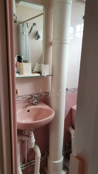 254 Ang Mo Kio Avenue 4, 254 Ang Mo Kio Avenue 4, 3 Bedrooms, 1,044 sqft, HDB Flat For Sale, by Keith Chan, 500200194 - Bathroom - PropertyGuru.com.sg