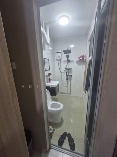 337 Woodlands Avenue 1, 337 Woodlands Avenue 1, Room Rental, 150 sqft, HDB Flat For Rent, by Adeline Qiu, 500200196 - Bathroom - PropertyGuru.com.sg
