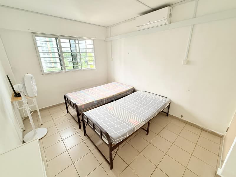 327 Yishun Ring Road, 327 Yishun Ring Road, Room Rental, 100 sqft, HDB Flat For Rent, by Adeline Qiu, 500200200 - Bedroom - PropertyGuru.com.sg