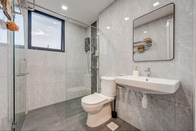 Simsville, 2 Geylang East Avenue 2, Room Rental, 180 sqft, Condominium For Rent, by Daryl Wong, 500200203 - Bathroom - PropertyGuru.com.sg