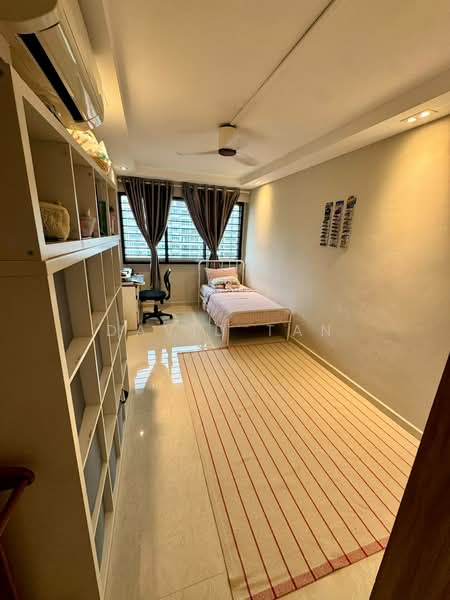 440 Pasir Ris Drive 4, 440 Pasir Ris Drive 4, 3 Bedrooms, 1,109 sqft, HDB Flat For Sale, by David Tan, 500200211 - Bedroom with modern features - PropertyGuru.com.sg