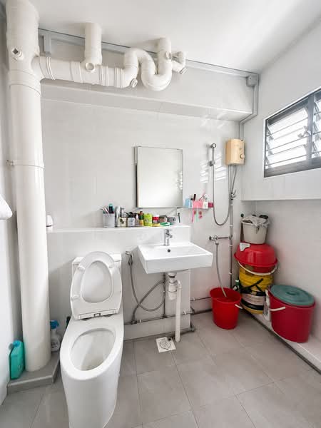 505 Choa Chu Kang Street 51, 505 Choa Chu Kang Street 51, 3 Bedrooms, 1,162 sqft, HDB Flat For Sale, by Wendi Sim, 500200220 - Master Bathroom - PropertyGuru.com.sg