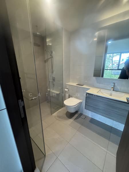 Royalgreen, 6A Anamalai Avenue, 2 Bedrooms, 721 sqft, Condominium For Sale, by Cathy Goh, 500200221 - Bathroom - PropertyGuru.com.sg