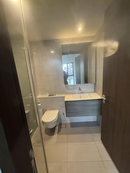Royalgreen, 6A Anamalai Avenue, 2 Bedrooms, 721 sqft, Condominium For Sale, by Cathy Goh, 500200221 - Bathroom - PropertyGuru.com.sg